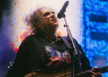 The Cure explora el lado frágil del amor con su nueva canción “A Fragile Thing”
