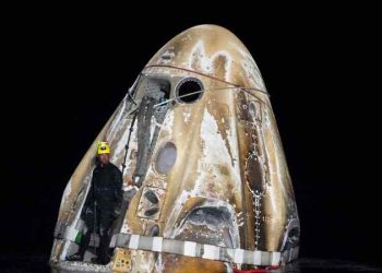 Uno de los cuatro astronautas de la NASA que amerizó en Florida se encuentra hospitalizado