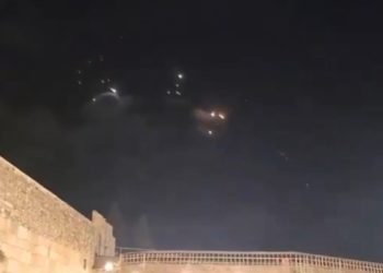 Unos 180 misiles entraron en territorio israelí desde Irán; Ejército advierte “consecuencias”