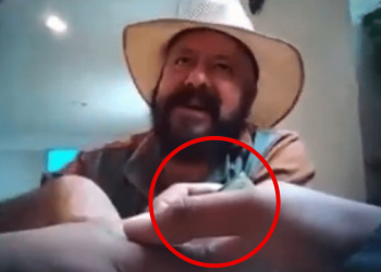 VÍDEO Captan a regidor de Morena recibiendo dinero de un empresario, ¿a cambio de qué?