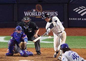 Volpe y Torres mantienen con vida a los Yankees en la Serie Mundial