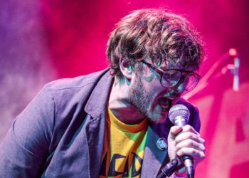 Yard Act en CDMX: rock intenso y mucho baile en una noche memorable e íntima