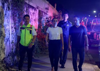 Operativo de seguridad vial en Cancún revisa documentación y cascos de motociclistas