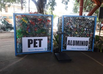 Ciudadanos de Cancún intercambian residuos por alimentos en jornada de reciclaje