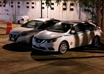 Fiscalía realiza cateos en todo el Estado y asegura 2 taxis que participaron en la agreción a particular por confundirlo con Uber.