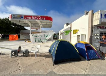 Vecinos de Villas del Sol protestan contra construcción de gasera en zona habitacional de Playa del Carmen