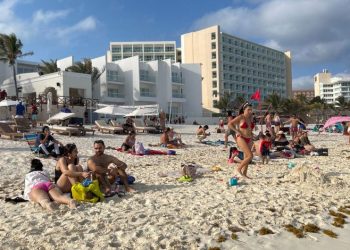 Fin de semana largo impulsa turismo en Cancún: ocupación hotelera alcanza el 77%