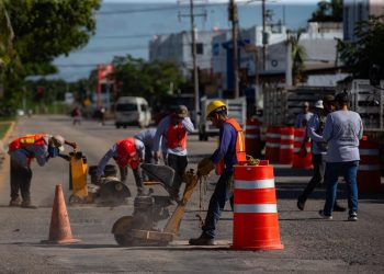 Continúa el programa de bacheo en Solidaridad