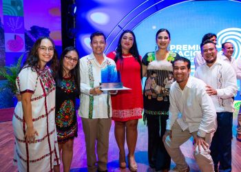 Entrega de premios Nacionales para reconocer el turismo mexicano; en Solidaridad