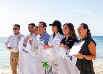 Recibe Solidaridad 13 certificaciones de Playas Platino