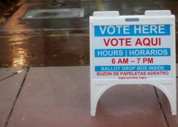 Abren primeros centros de votación en Estados Unidos