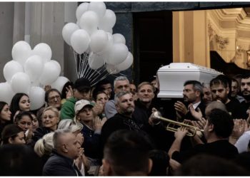 Adolescentes, víctimas y perpetradores de ataques con armas de fuego en Nápoles