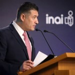 El comisionado Adrián Alcalá, durante la primera jornada de la Semana Nacional de la Transparencia en el INAI, ayer en Ciudad de México