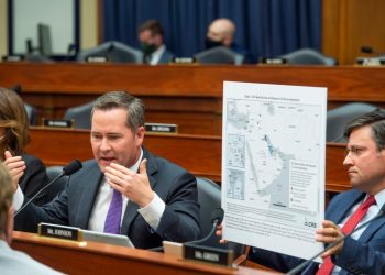 Asesor de seguridad nacional de Trump asegura que EE.UU. está unido contra sus adversarios