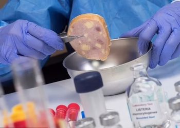 Bebé pierde la vida por intoxicación en comida precocinada; advierten sobre una marca en EE.UU.