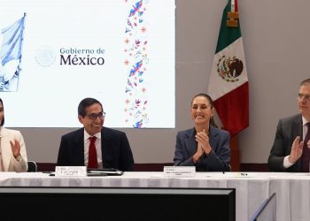 Claudia Sheinbaum firma acuerdo contra la inflación; bajaría el precio de la canasta básica