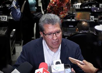 Claudia Sheinbaum reprobó traslados en helicóptero: Monreal se disculpa