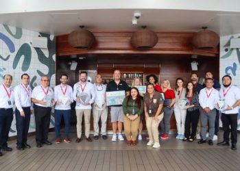 Con emoción recibimos en Mahahual M/S Resilient Lady crucero con 3 mil pasajeros: Mara Lezama