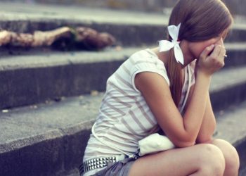 Crecen tristeza y soledad en el mundo, revela estudio de la OCDE