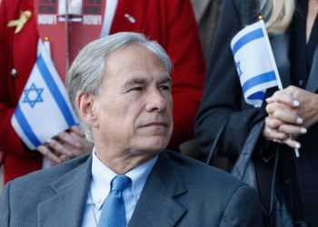 Deportación masiva de Trump empezará con “criminales”, asegura gobernador de Texas