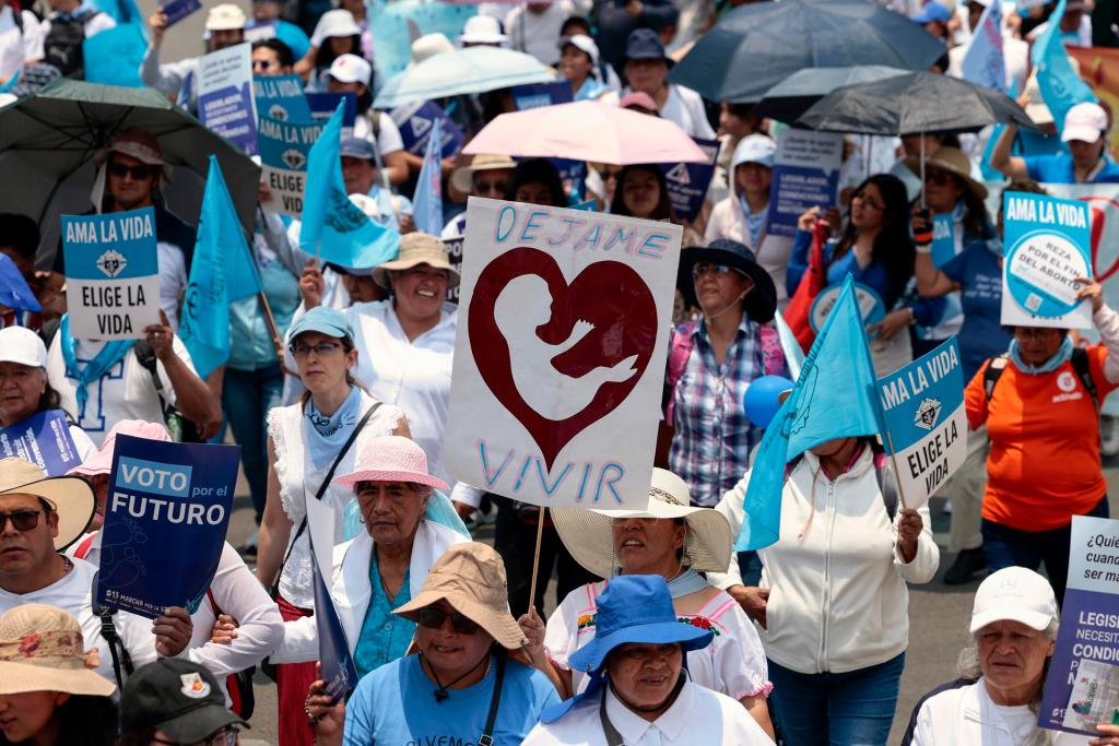 CEM se pronuncia en contra de la iniciativa para despenalizar totalmente el aborto en Ciudad de México, aprobada esta semana