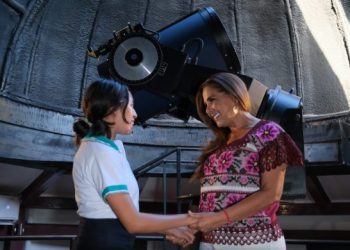 Destaca Mara Lezama que las mujeres están transformando realidades, al felicitar a la estudiante Lucía Berenice Noh Cohuó