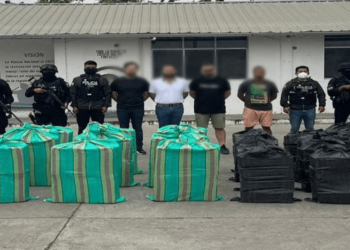 Detienen a mexicanos con más de una tonelada de drogas en Ecuador