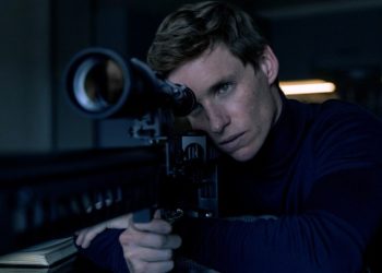 Eddie Redmayne nos cuenta cómo fue que David Bowie lo inspiró para ‘The Day of the Jackal’