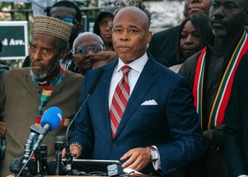 El alcalde de Nueva York prohíbe los fuegos artificiales por la sequía