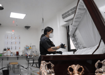 El arte de embalsamar muertos: delicado trabajo funerario