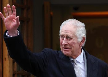 El rey Carlos III suspende la asignación financiera a su hermano Andrés