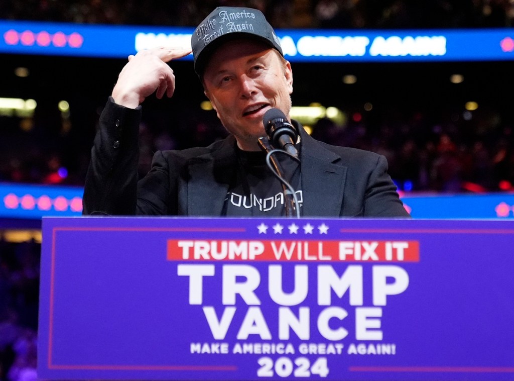 El multimillonario Elon Musk en un evento de campaña a favor de Donald Trump (Foto de AP)