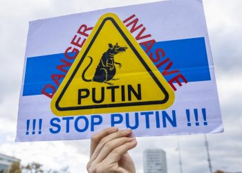 Exigen el fin de la guerra: opositores hacen llamado a Rusia a la democracia