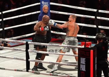 Jake Paul vence a Mike Tayson por decisión unánime
