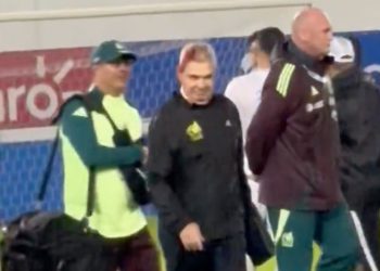 México pide a la Concacaf “actuar conforme al reglamento” por agresión a Aguirre