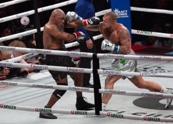 Netflix asegura que 60 millones de hogares vieron la pelea entre Jake Paul y Mike Tyson