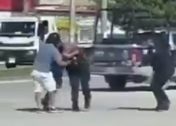 Policía de Quintana Roo detiene a dos presuntos asaltantes en Cancún