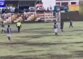 Rayo cae en pleno partido de fútbol en Perú; muere un jugador