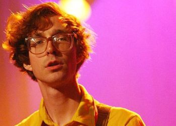 Recordemos el incidente que Erlend Øye tuvo con sus lentes en la CDMX