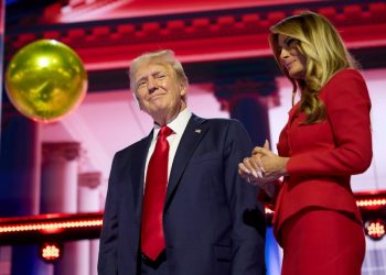 Sentencia retrasada en caso contra Donald Trump