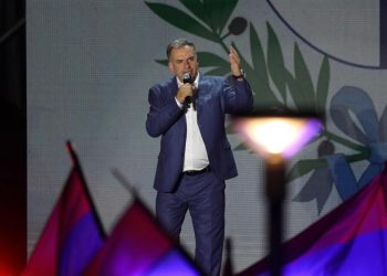 Sheinbaum celebra triunfo de Yamandú Orsi en Uruguay