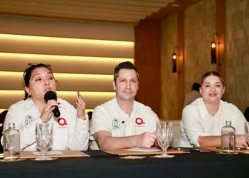 Sostiene IMOVEQROO reunión con los concesionarios de carritos de golf en Isla Mujeres, para brindar un servicio de transporte de calidad