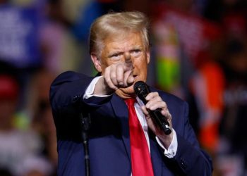 Trump guarda silencio mientras diseña su futuro gabinete y prepara la transición