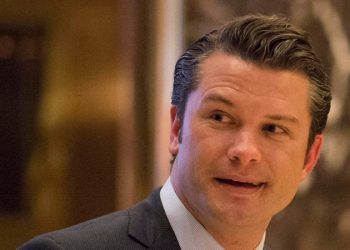 Trump nomina al veterano de guerra y presentador Pete Hegseth como secretario de Defensa