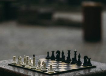 Un niño de 3 años se convierte en el ajedrecista más joven en el ránking mundial