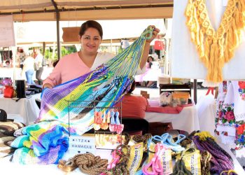 IMPULSA GOBIERNO DE ANA PATY PERALTA TRABAJO DE ARTESANAS Y ARTESANOS