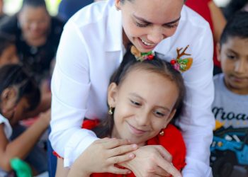 ESTA NAVIDAD TENEMOS QUE ESTAR MÁS UNIDOS QUE NUNCA: ANA PATY PERALTA