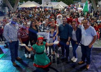 ANA PATY PERALTA UNE A LAS FAMILIAS CANCUNENSES