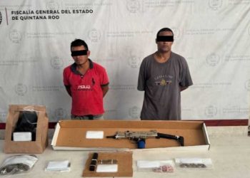 Asegura Fiscalía droga y arma de fuego a dos personas; una de ellas estaría relacionada en delitos de homicidio y lesiones en Benito Juárez.