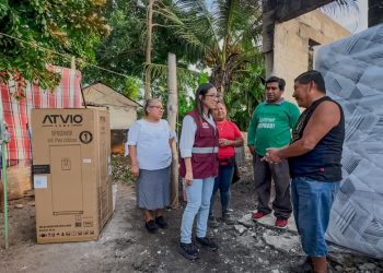 Familia que perdió su patrimonio en incendio, recibe ayuda; Othón P. Blanco